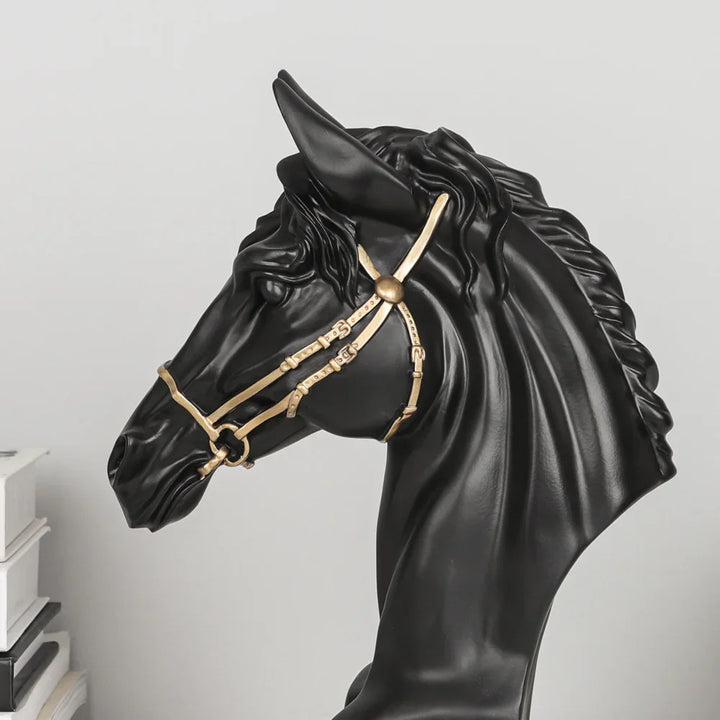 Regal Pferd