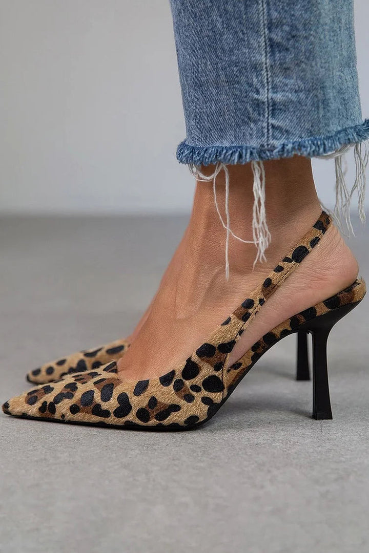 Elegante Slingback-Absätze im Tierdruck
