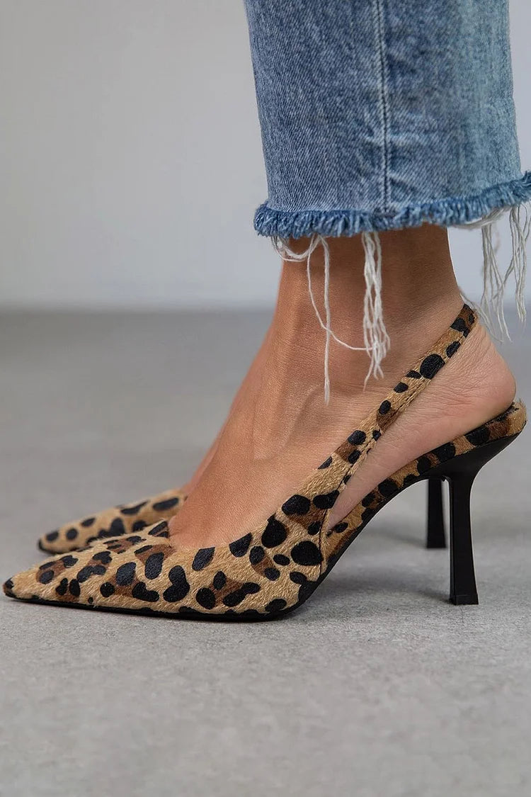 Elegante Slingback-Absätze im Tierdruck
