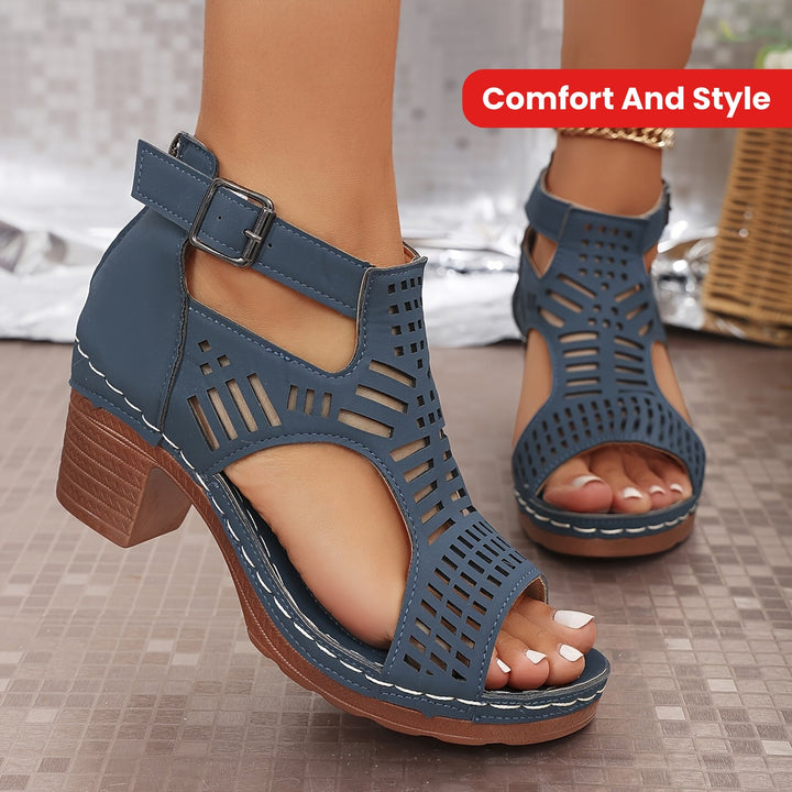 Nova™ Cutout Block Heel Sandalen