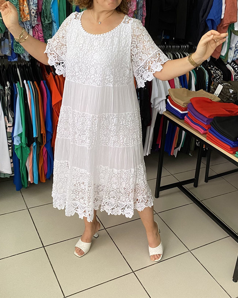 Canela - Robe en dentelle unie à manches courtes