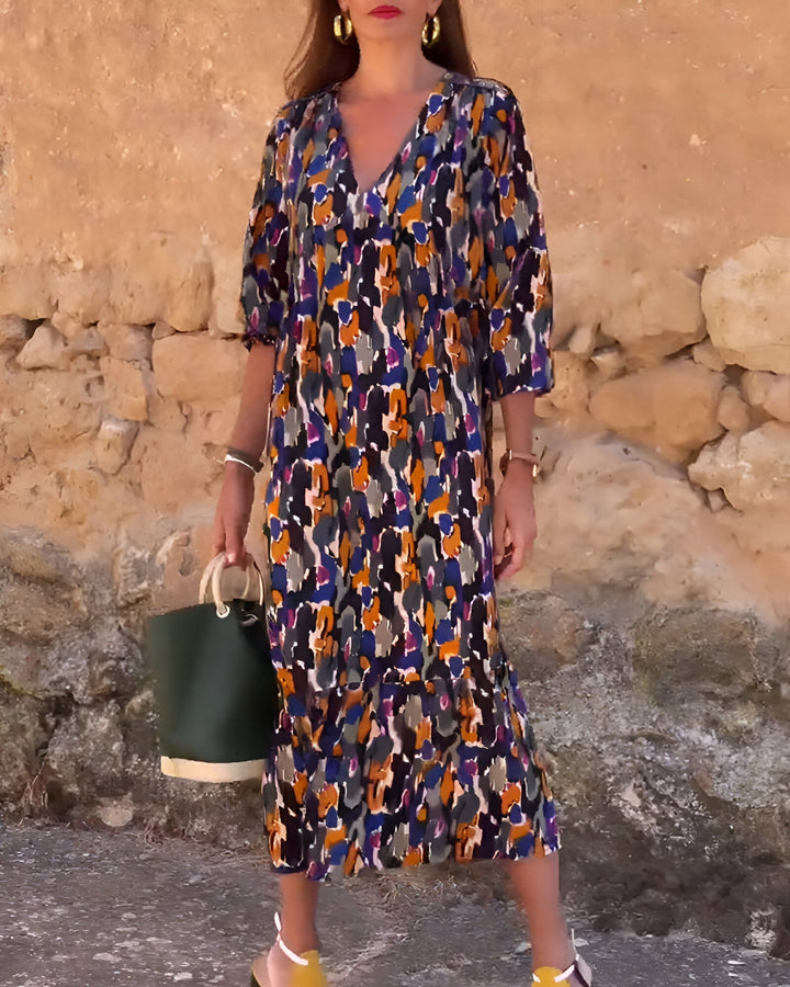 Theresa - gemustertes Midikleid mit V-Ausschnitt und Dreiviertel-Ärmeln