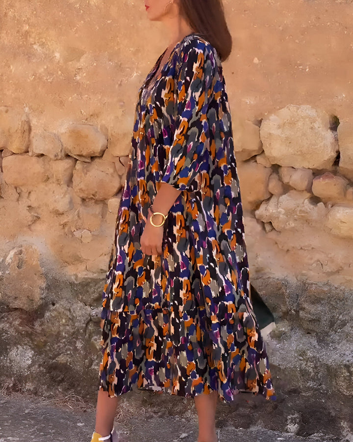 Theresa - gemustertes Midikleid mit V-Ausschnitt und Dreiviertel-Ärmeln