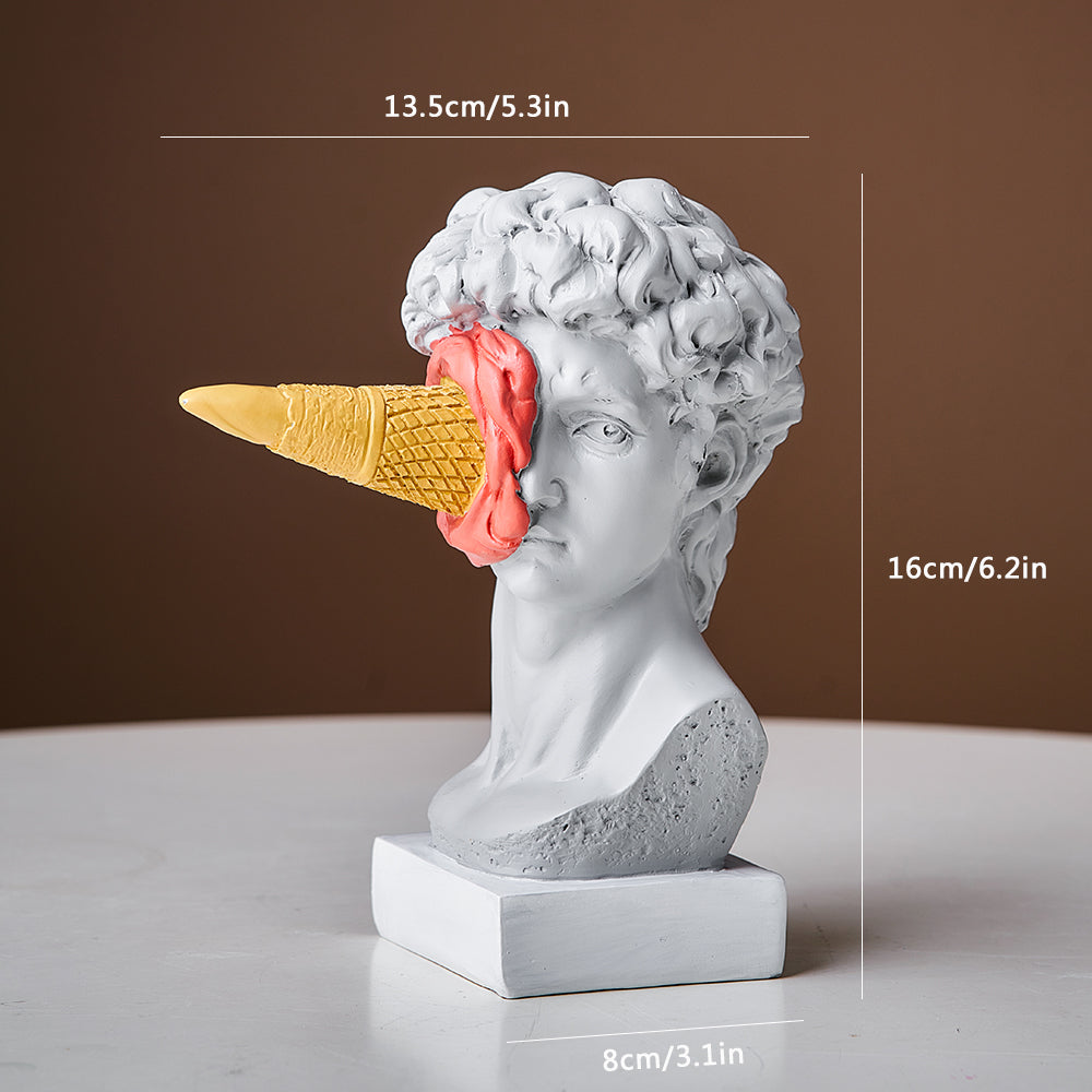 David mit Eiscreme Statue