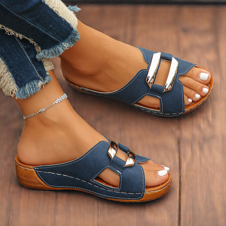 Capri Schnallen-Slide-Sandalen