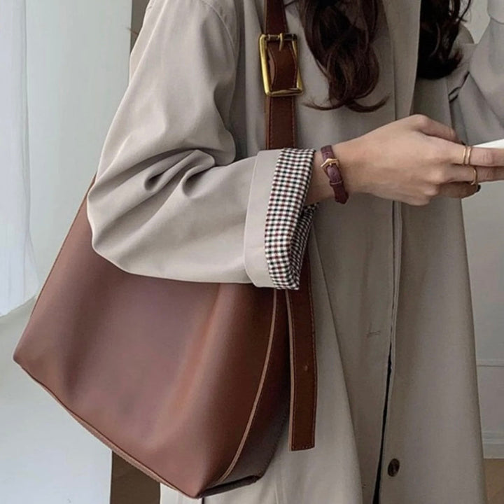 Lena - Trendige Schultertasche