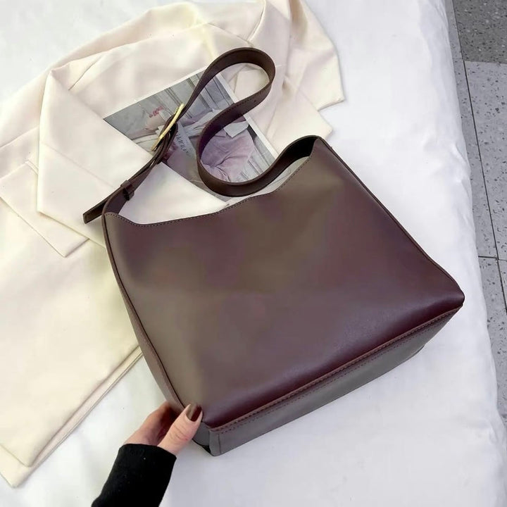 Lena - Trendige Schultertasche