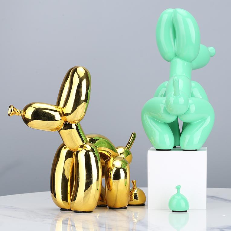 Ballonhund, der Statue macht