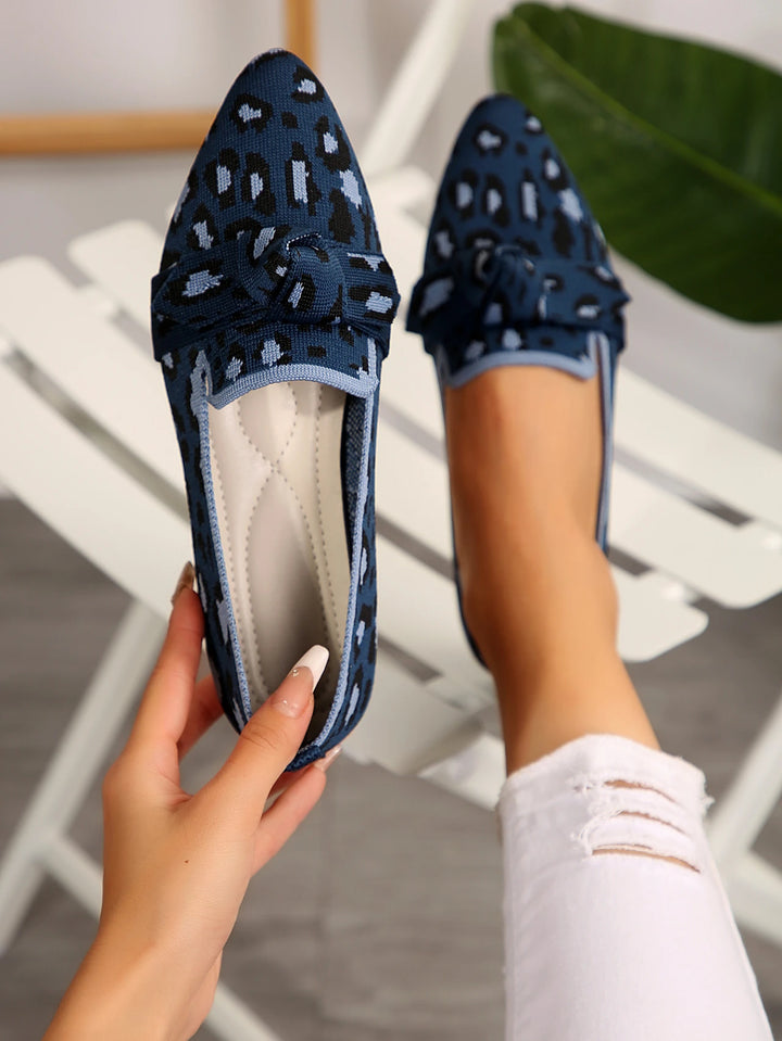 FIONA| Flache Slip-On-Schuhe mit Leopardenmuster und Schleife