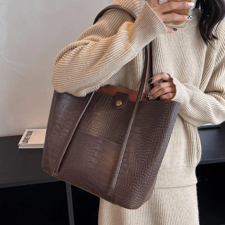 Betina™ - Schultertasche aus Krokoleder