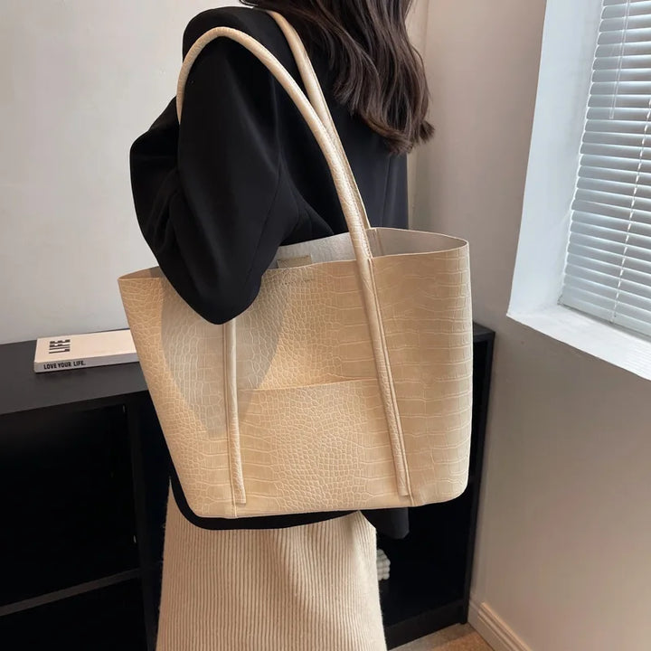 Betina™ - Schultertasche aus Krokoleder