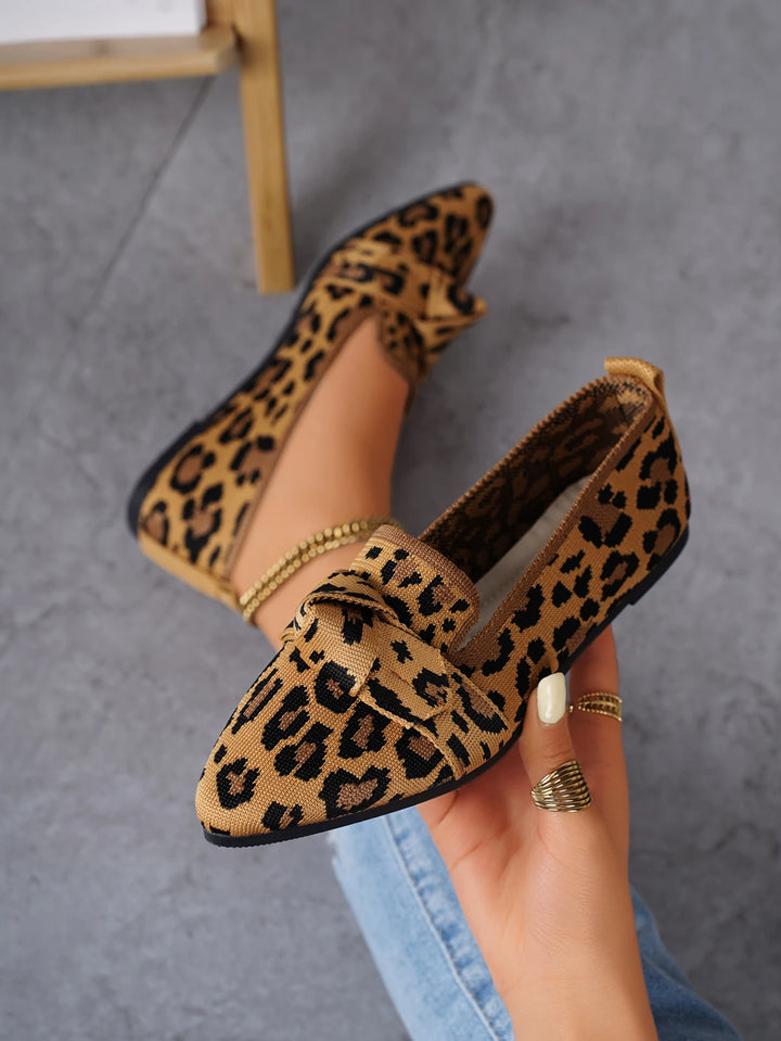 FIONA| Flache Slip-On-Schuhe mit Leopardenmuster und Schleife