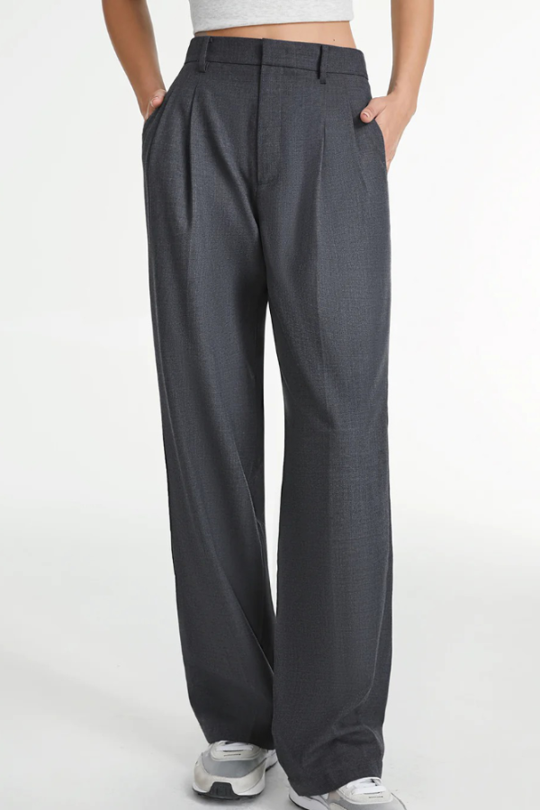 AERELLE – DES PANTALONS DE COUTURE CONFORTABLES POUR TOUS 