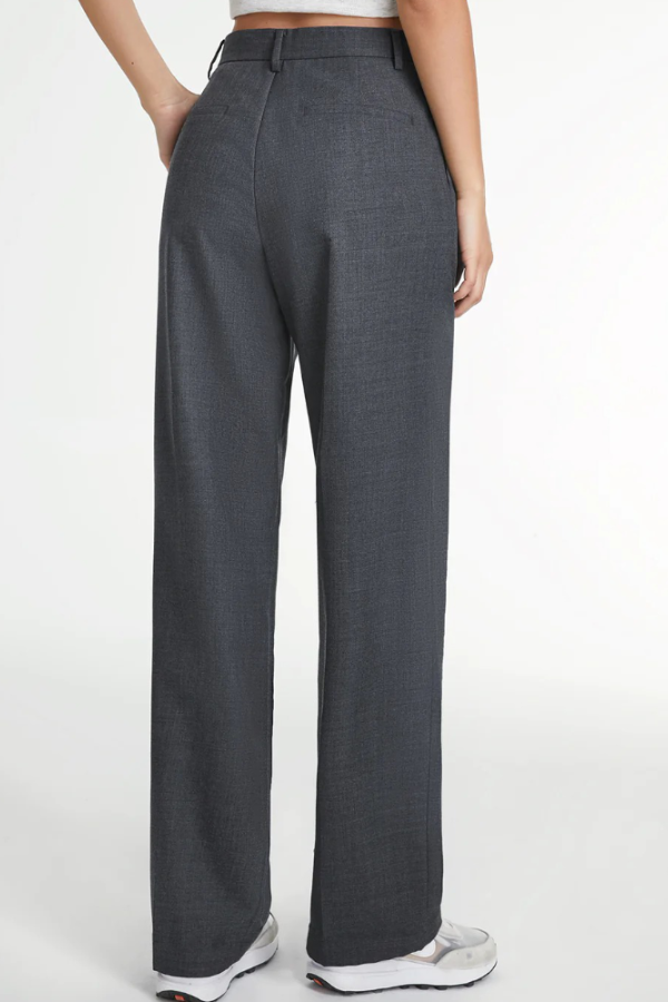 AERELLE – DES PANTALONS DE COUTURE CONFORTABLES POUR TOUS 