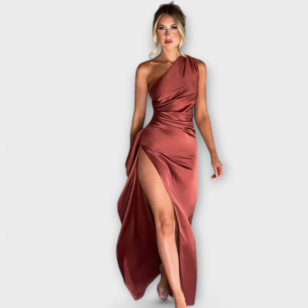 Asymmetrisches Maxikleid mit Drapierung an einem Arm