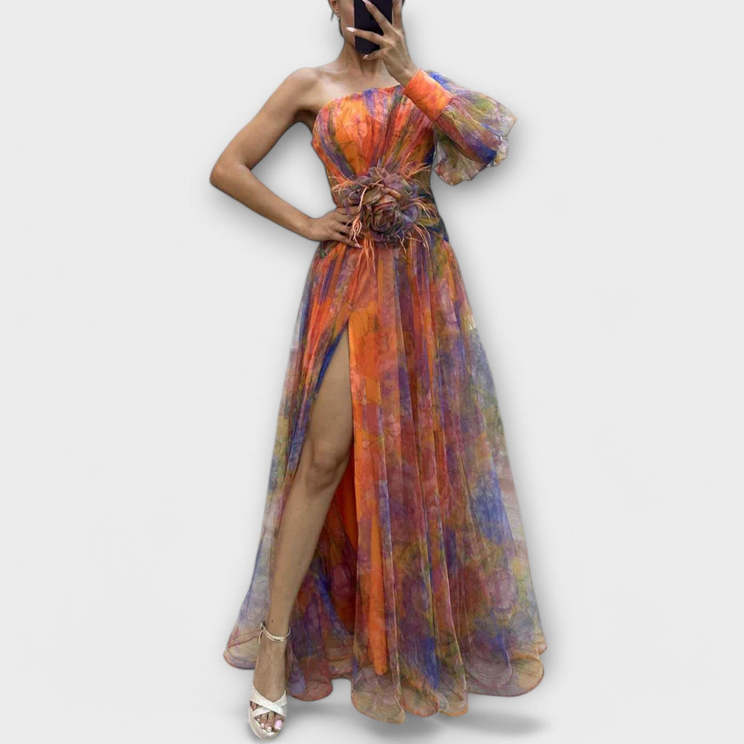 Elegantes Abendkleid mit einem Schulterträger und taillierendem Schnitt