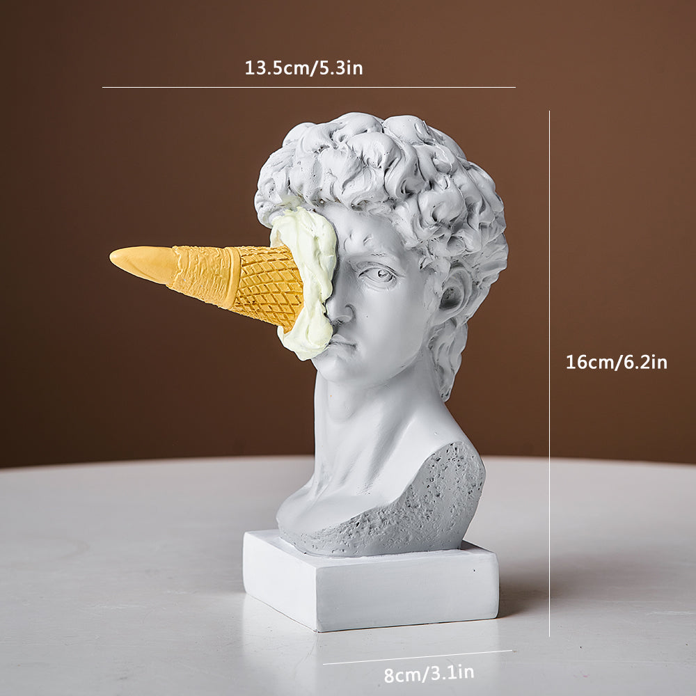 David mit Eiscreme Statue