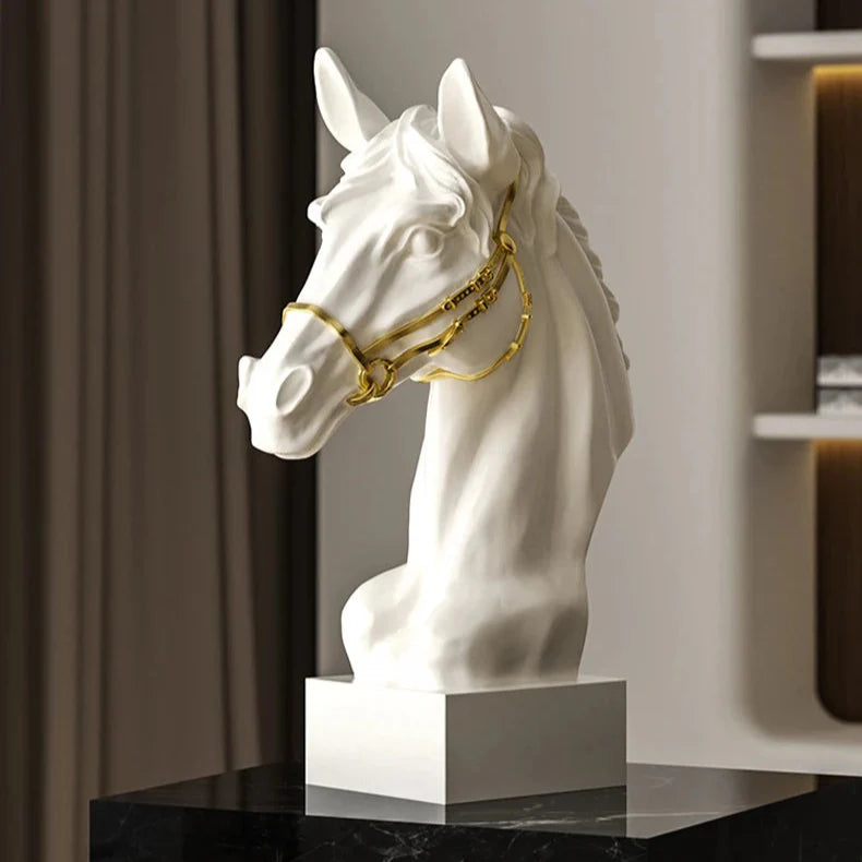 Regal Pferd