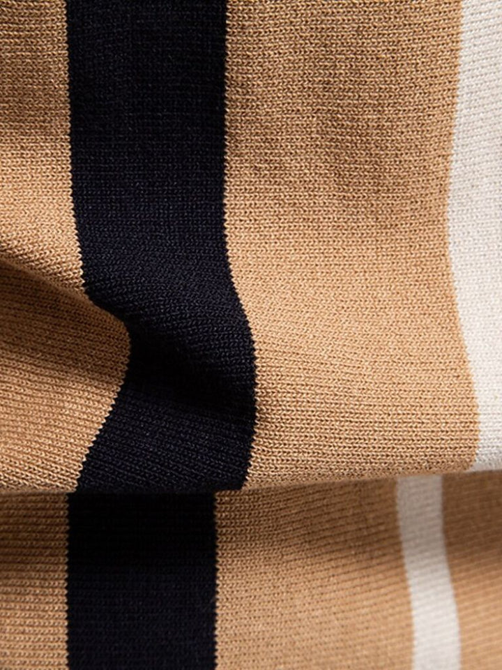 Das Crestline – Heritage Stripe Strick-Polo