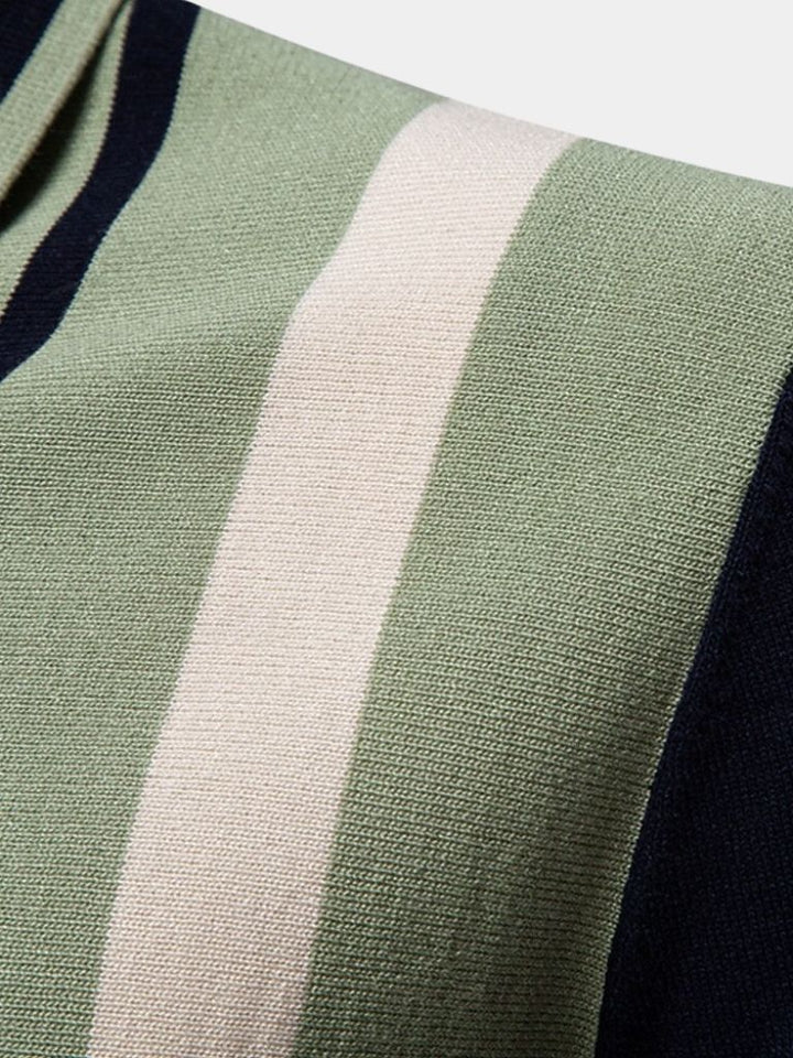 Das Crestline – Heritage Stripe Strick-Polo